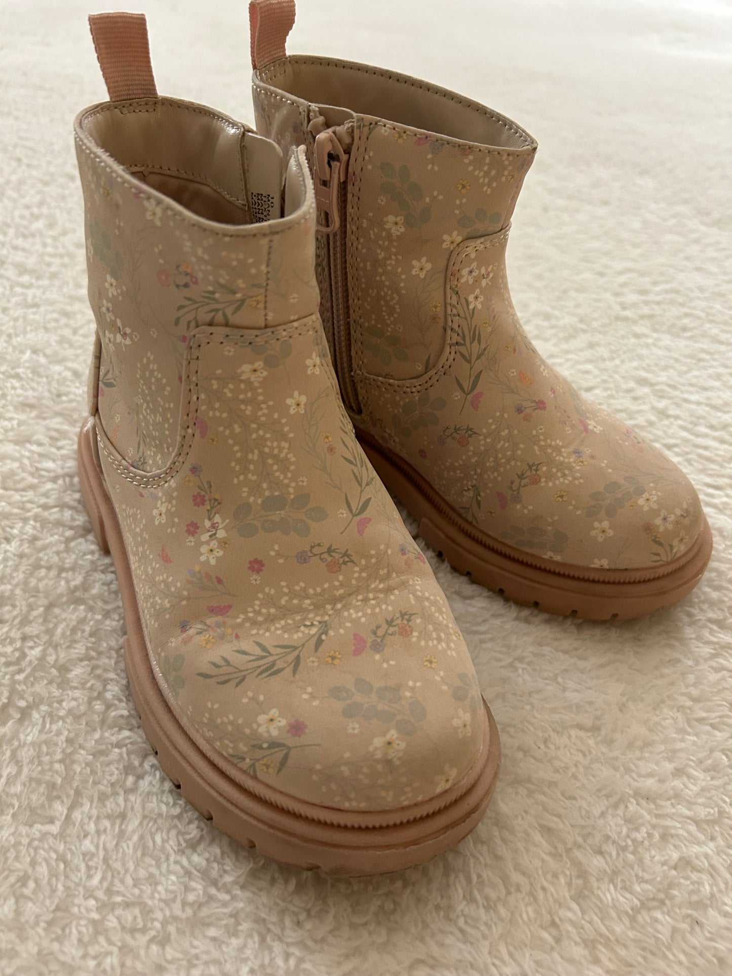 10C Floral Boots