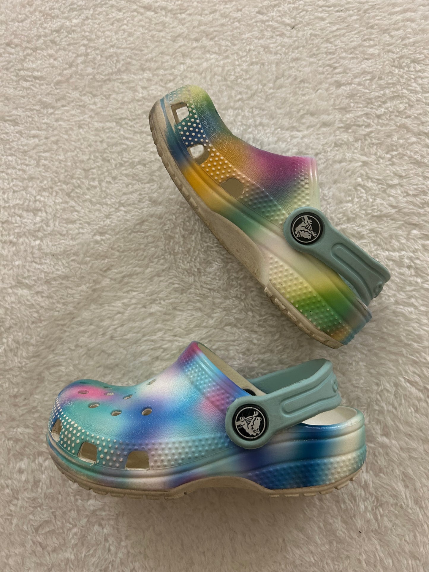 8C Tiedye Crocs