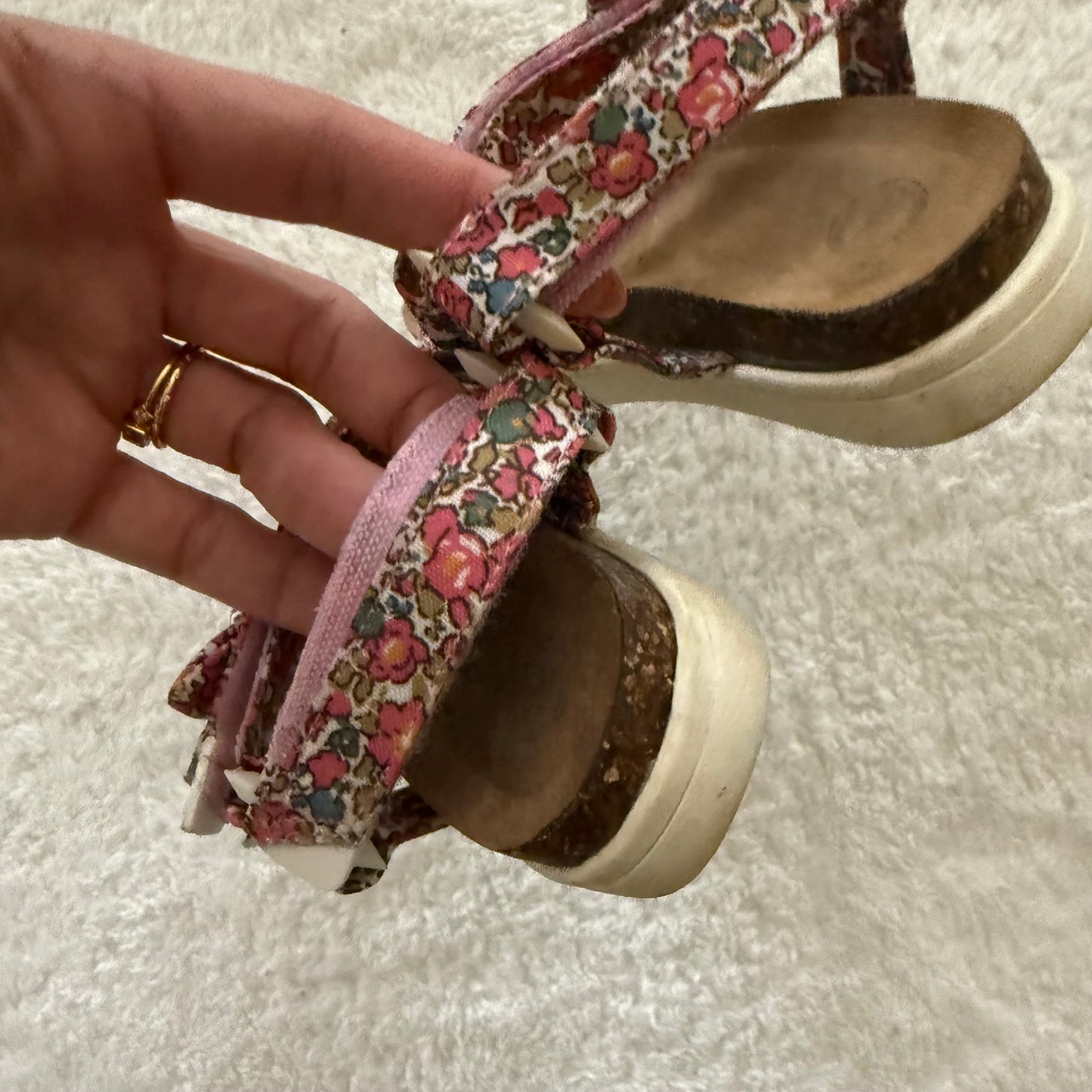 9c Preloved Floral Sandals AS IS