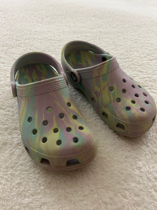 12C Tiedye Crocs