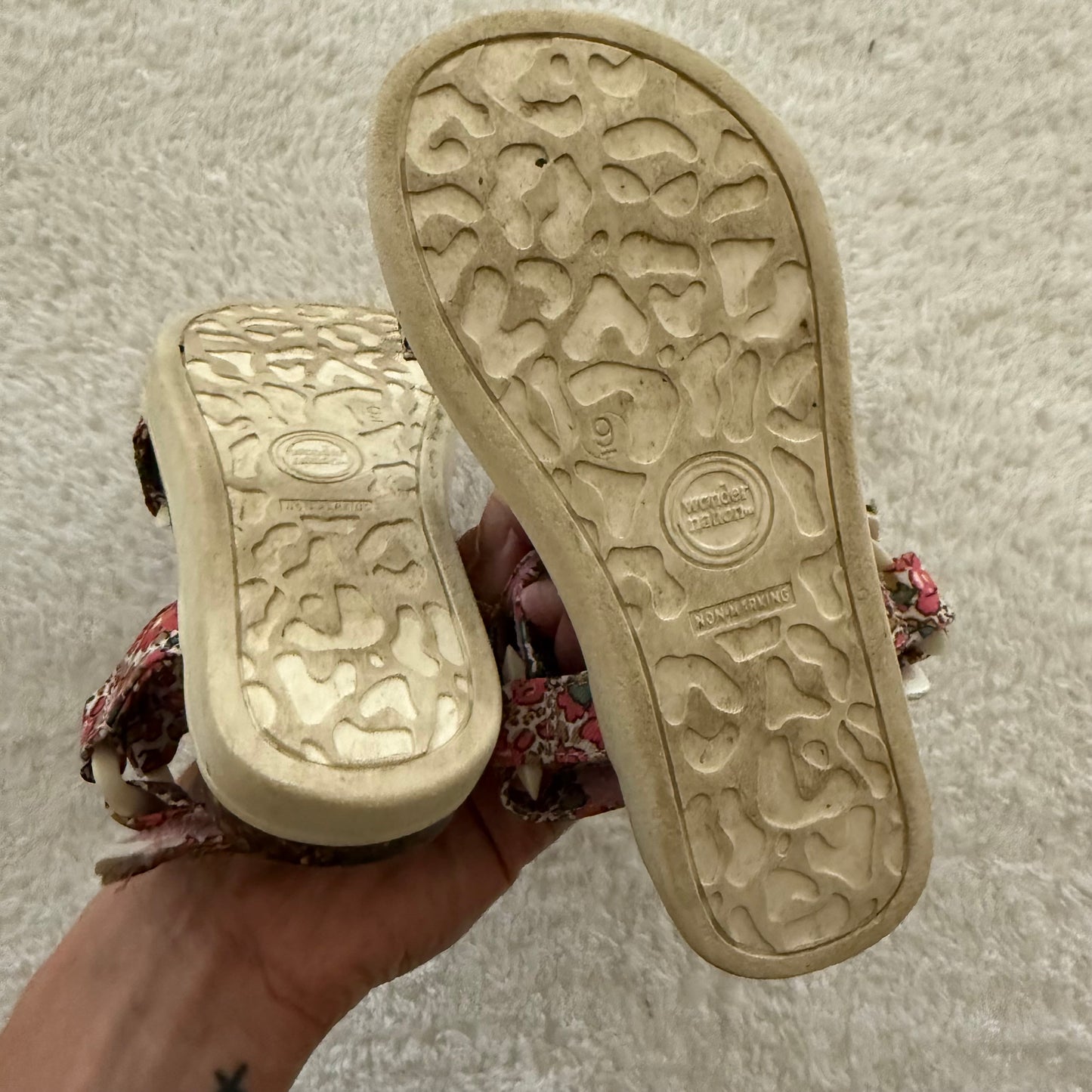 9c Preloved Floral Sandals AS IS