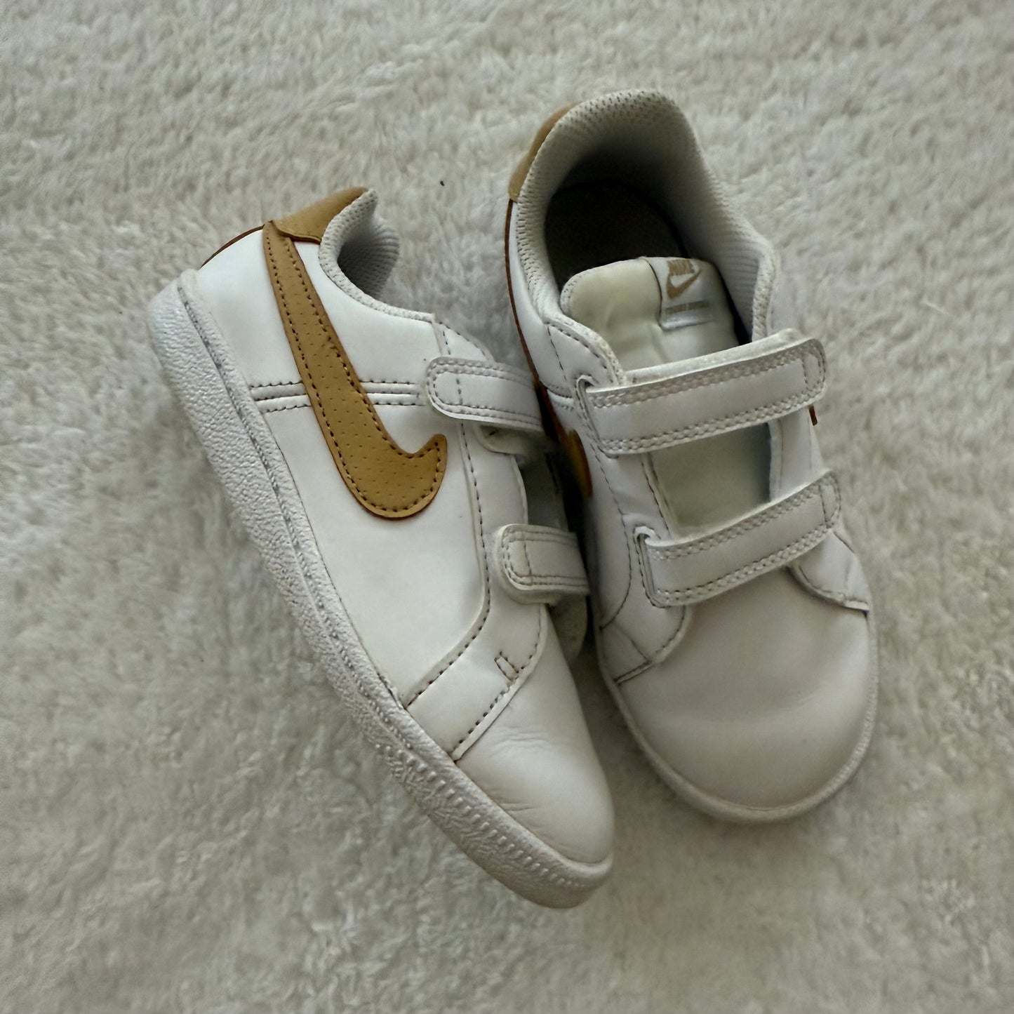 10c Preloved Nike Shoes AS IS