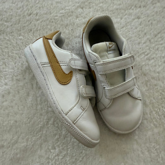 10c Preloved Nike Shoes AS IS