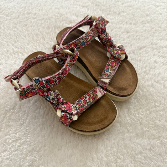 9c Preloved Floral Sandals AS IS